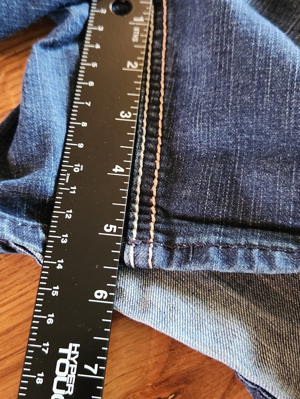 Seven Embroidered Pockets Jean Shorts - Picture 9 of 9
